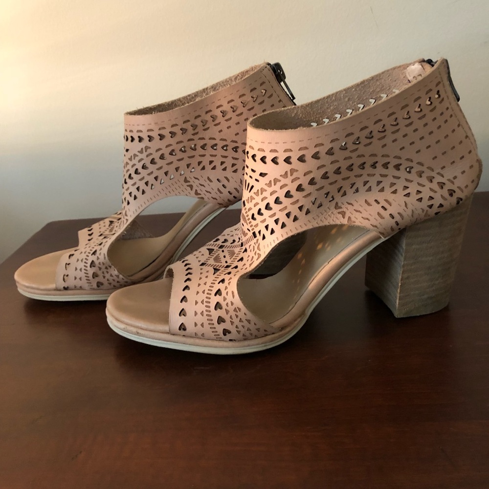 Anthropologie All Black brand shoes size 37!